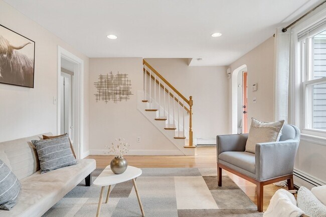 Building Photo - 24 Ledgelawn Ave