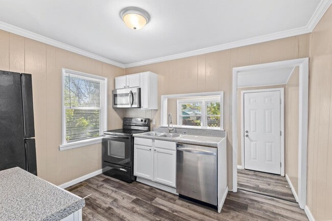 Building Photo - 1308 Columbia Rd