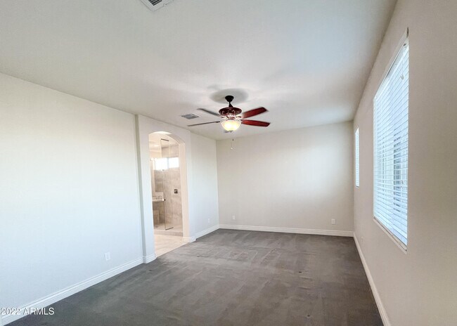 Building Photo - 2902 E Ebony Dr