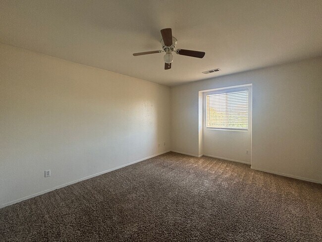 Building Photo - 44321 Sunmist Ct