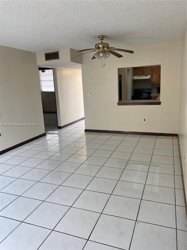 Building Photo - 10090 NW 80th Ct