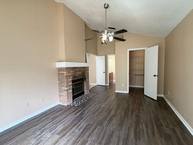 Building Photo - 625 Remington Oak Dr
