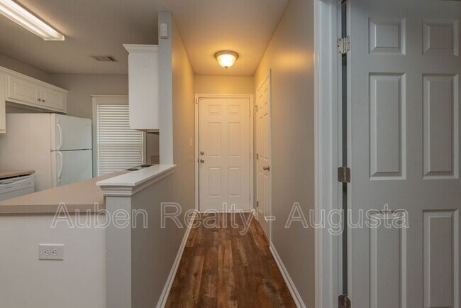 Building Photo - 7010 Antilles Dr