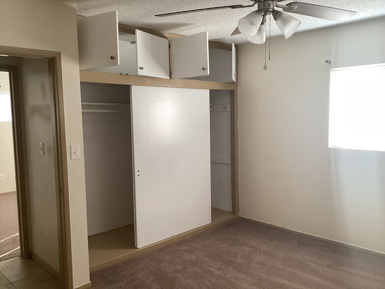 Building Photo - 138 N Vecino Dr