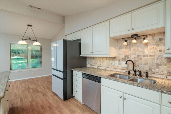 Building Photo - 624 Cimarron Trail