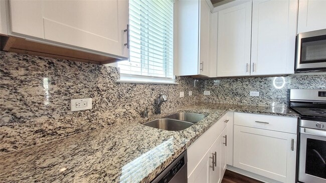 Building Photo - 23839 Wimble Dr