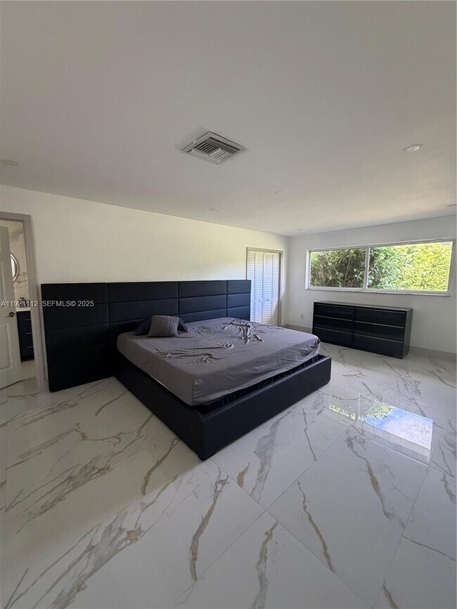 Building Photo - 25800 SW 214th Ave