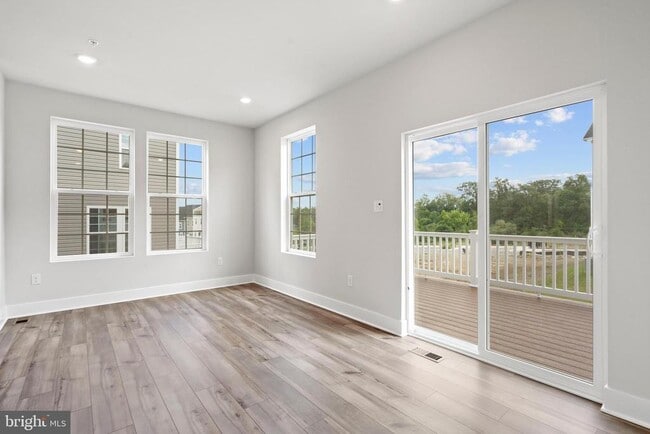 Building Photo - 1723 Water Xing Rd