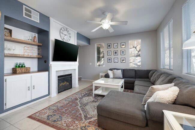 Building Photo - FULLY FURNISHED 2 BEDROOM CONDO IN THE NW WITH ATTACHED 2 CAR GARAGE