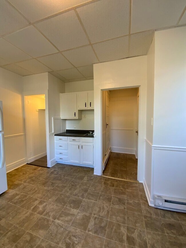 Building Photo - 113 E Lemon St