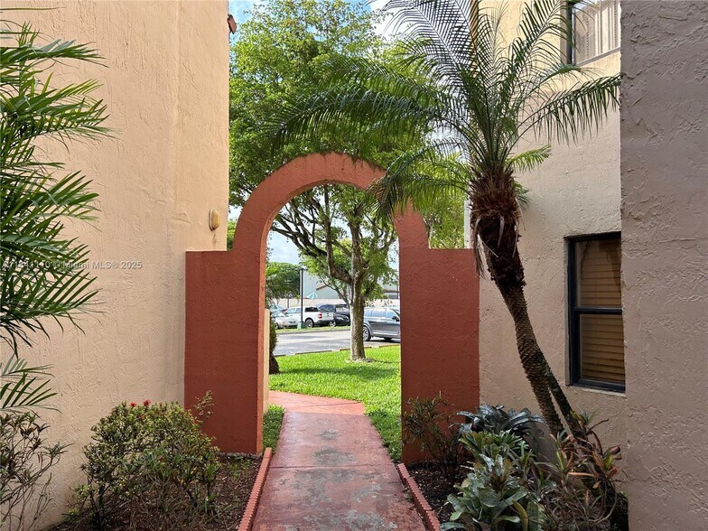 Building Photo - 10229 NW 9th Street Cir