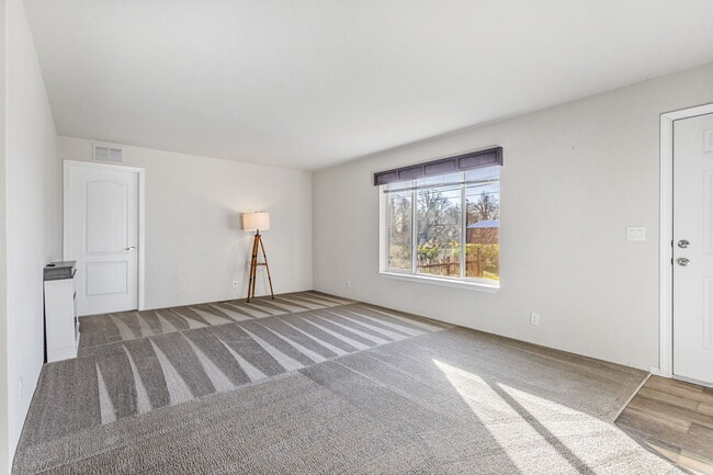 Building Photo - 7988 Marion Rd SE