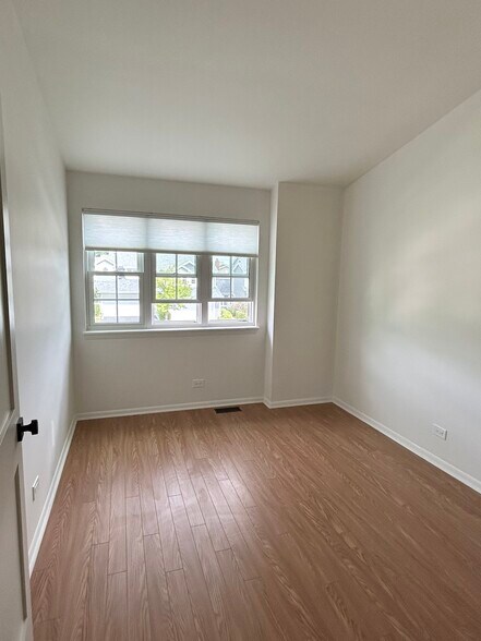 Building Photo - 114 Sarahs Grove Ln