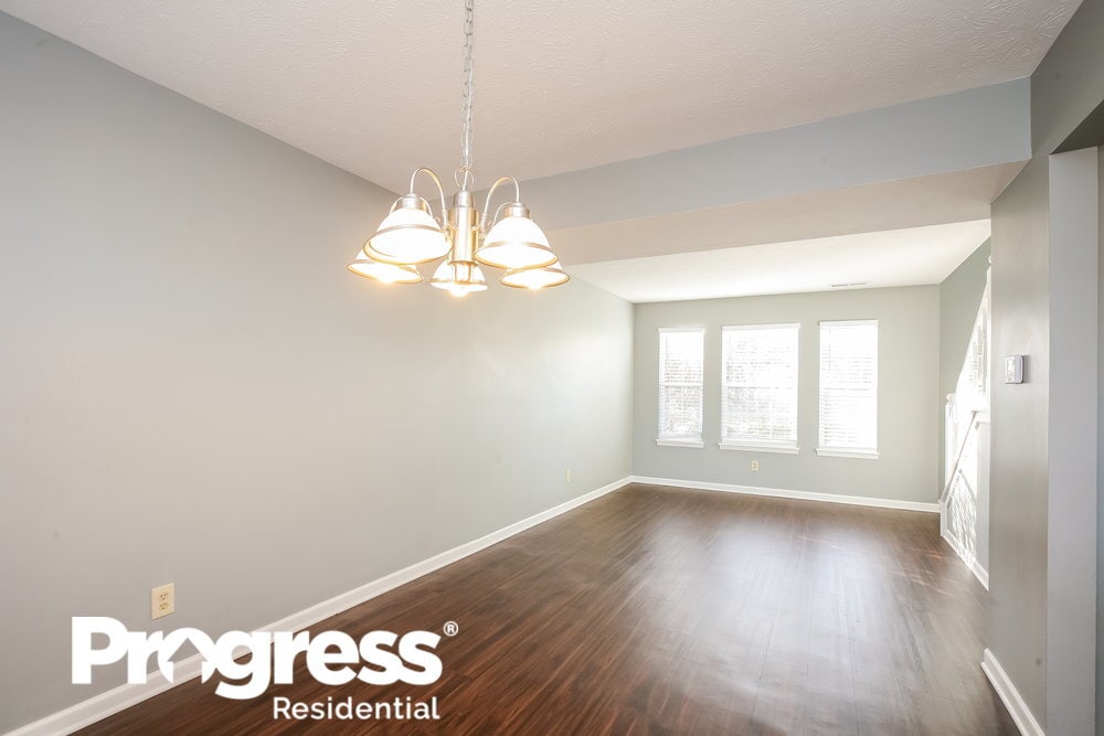 Building Photo - 12614 Gunnison Dr