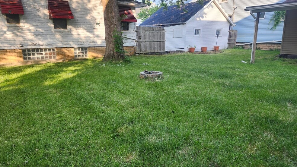 Building Photo - 47 Roesch Ave