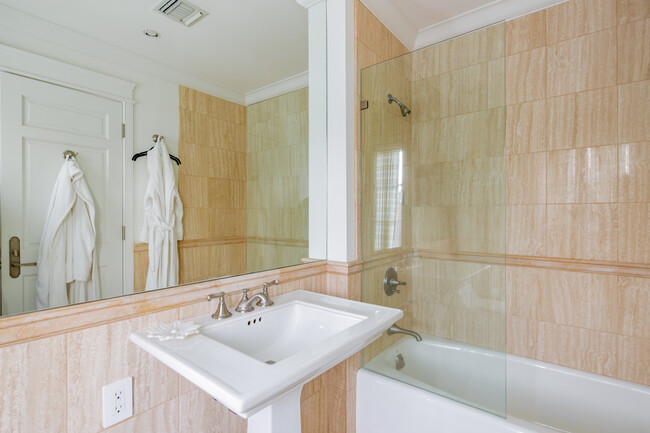 Building Photo - 167 Jule Pond Dr