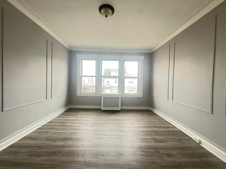 917 Grove St 2B - 916 Grove St