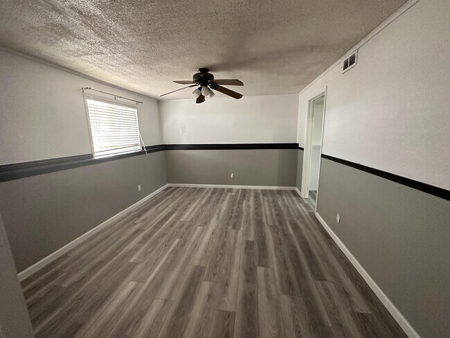 Building Photo - 1250 Chiricahua Dr