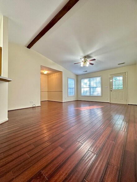 Building Photo - 1620 Ridgecrest Dr