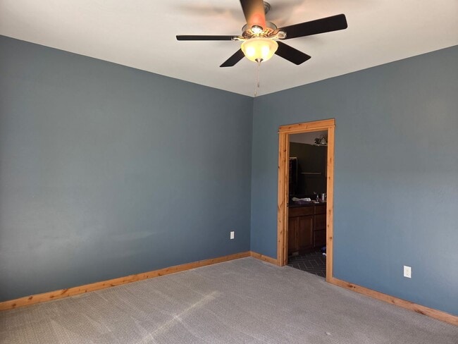 Building Photo - 16 Voyager Ln