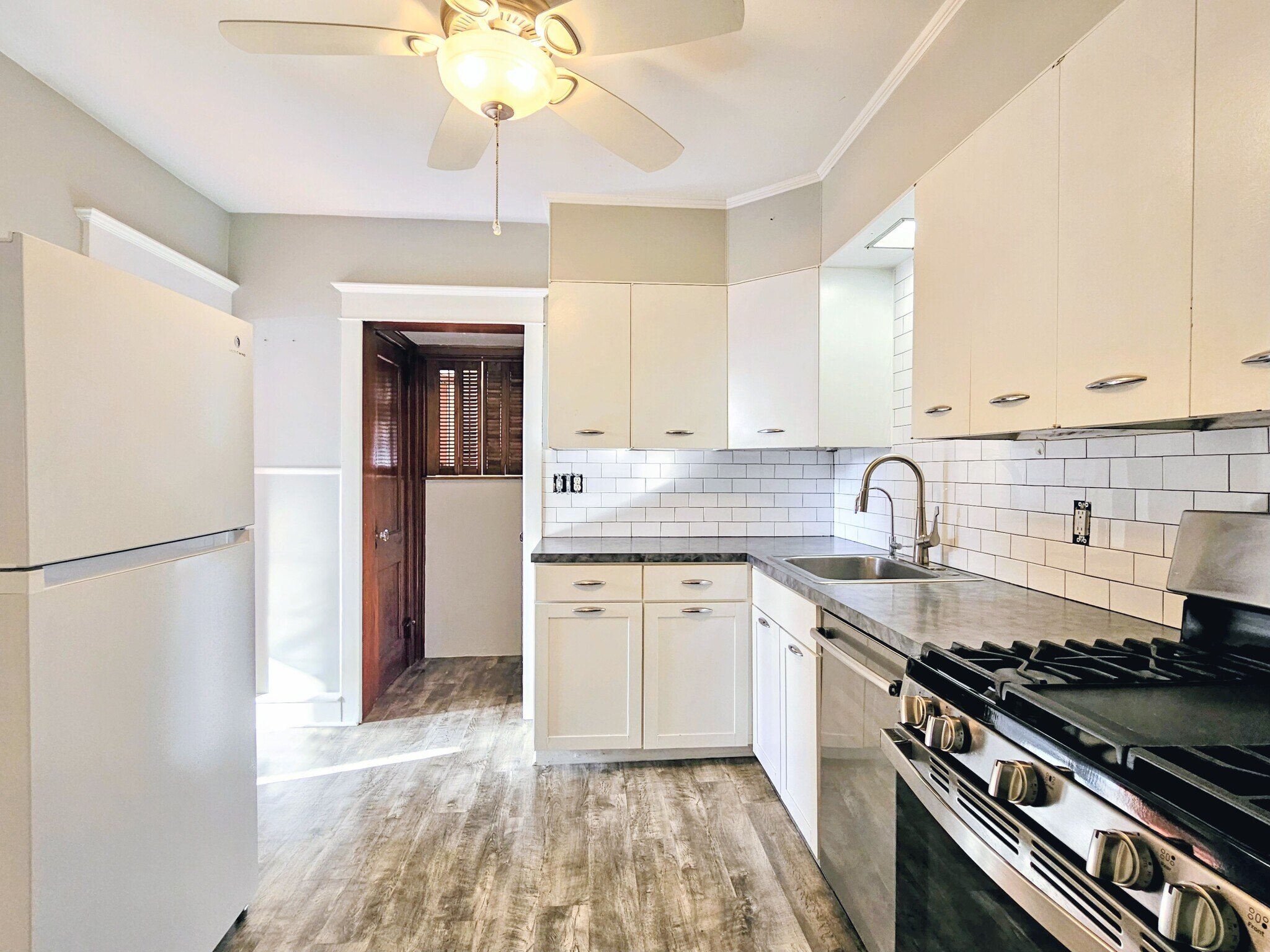 Building Photo - 324 S Broad St