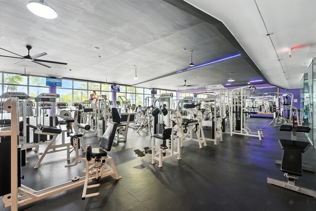 Building Photo - 1000 West Ave