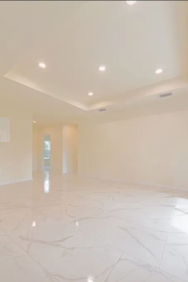 Building Photo - Great Location in Lake Placid-Large Three ...