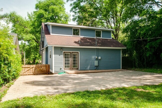 Building Photo - 1306 Douglas Ave