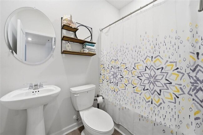 Building Photo - 196 Summit Pointe Dr