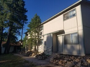Building Photo - $100 OFF 1st Month! Updated 2 Bed, 1 Bath Townhouse next to NAU!! Students & Sm. Pets OK !! Avail...