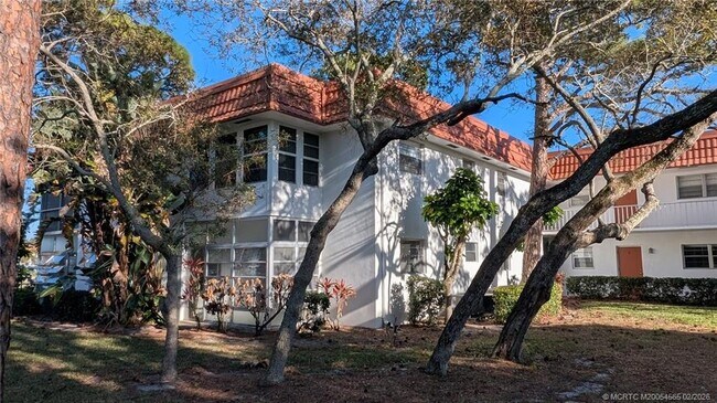 Building Photo - 2600 SE Ocean Blvd