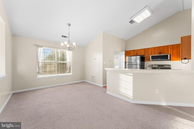 Building Photo - 731 Cedar Crest Dr