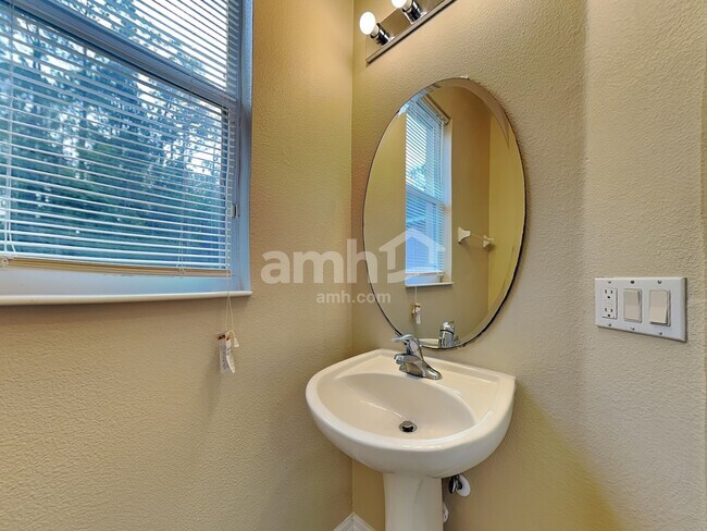 Building Photo - 9448 Candice Ct