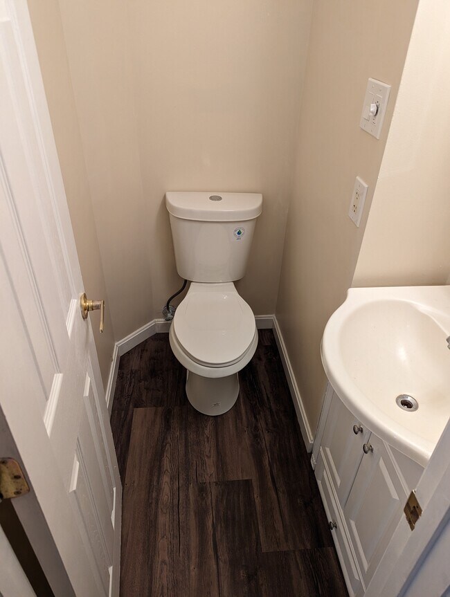 Building Photo - 41 May St