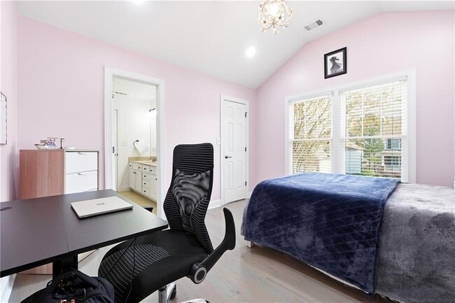 Building Photo - 3330 Spencer St