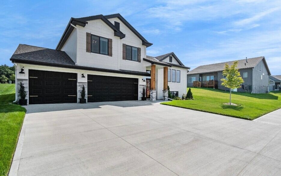 Building Photo - 5155 N 179th Ave