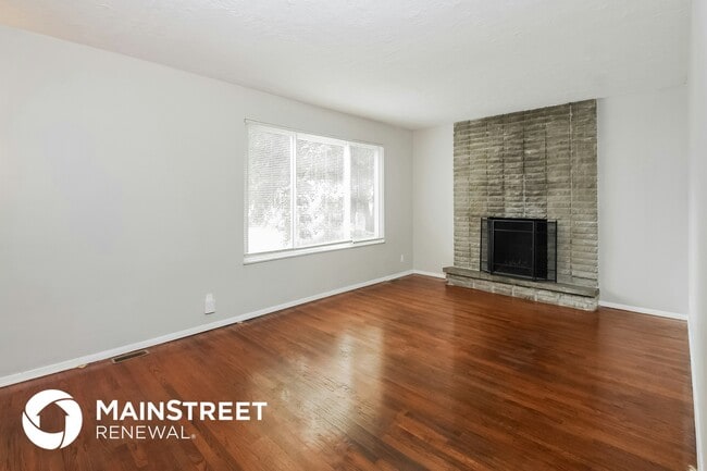 Building Photo - 1710 Galion Ave