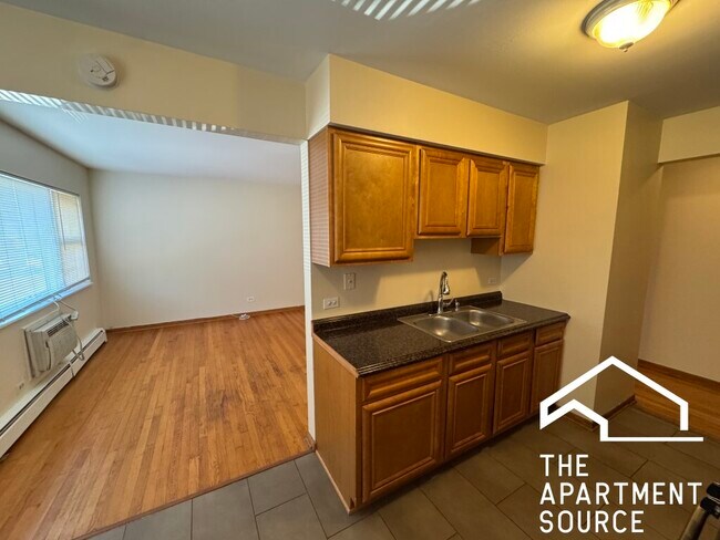 Building Photo - 3057 N Narragansett Ave