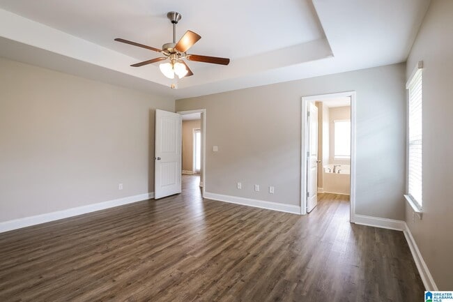 Building Photo - 3008 Village Ridge Dr