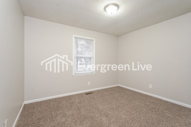 Building Photo - 904 Gordon St