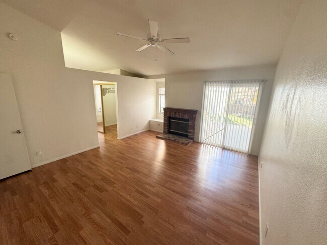 Building Photo - Beautiful West Palmdale Home