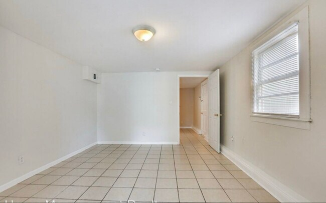 Building Photo - 2822 O'Reilly St