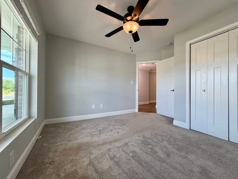 Building Photo - 766 Snowflower Cir