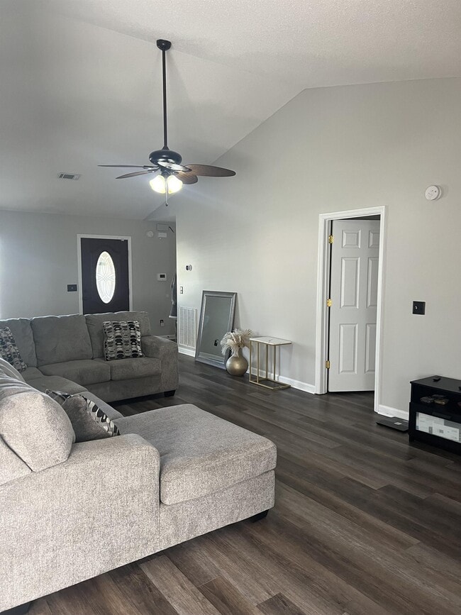 Building Photo - 822 Waterfield Dr