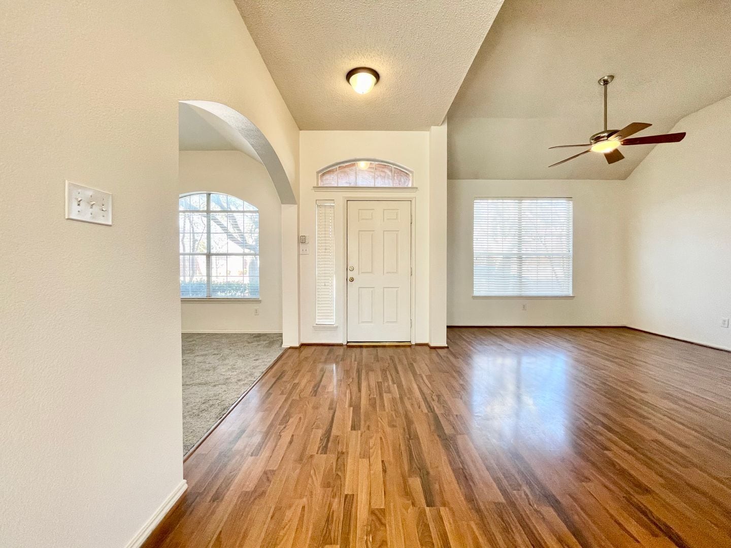 Building Photo - 9711 Saddle Dr