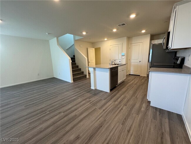 Building Photo - 9917 Marigold Hls St