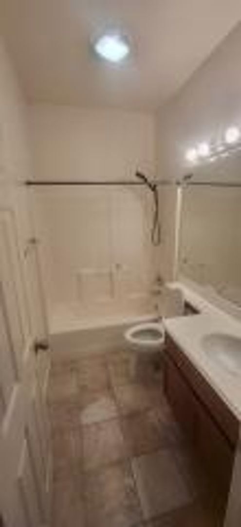 Building Photo - 43136 Bellota Ct