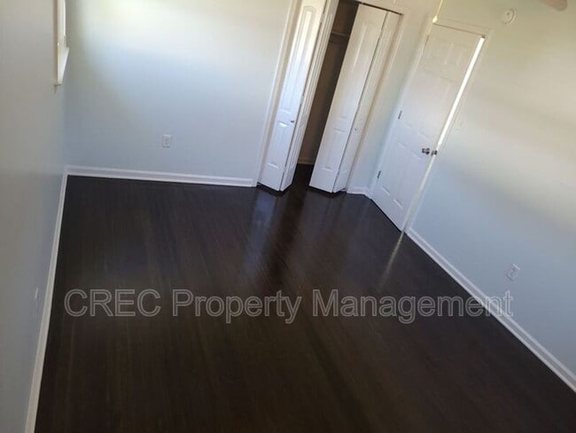 Building Photo - 7744 Allwood Ave