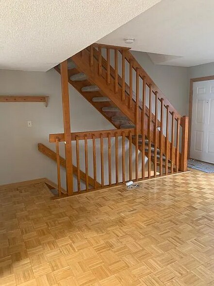 Building Photo - 5125 Singleton Dr