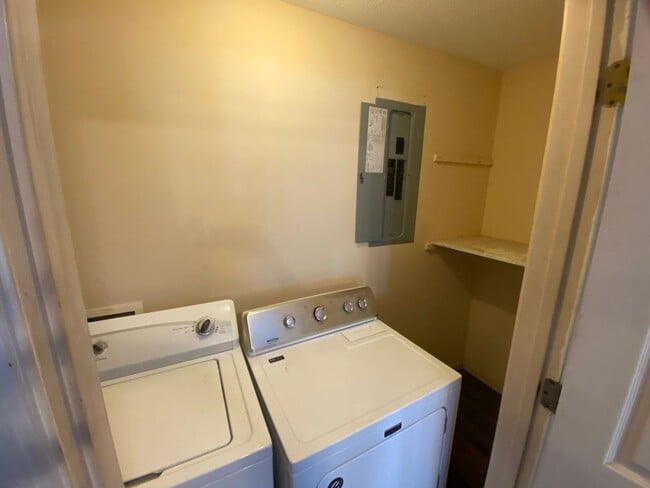 Building Photo - 3BR/2BA For Rent